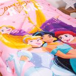 5608-ACOLCHADO-PRINCESAS-frente2
