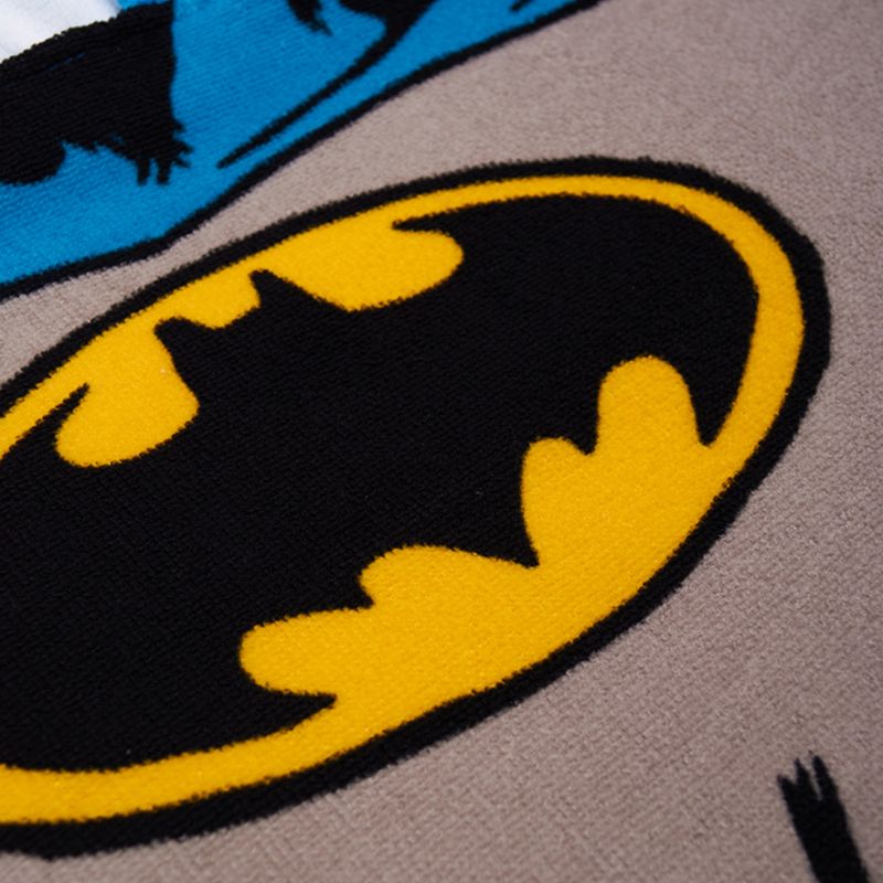 PONCHO-BATMAN-zoom-