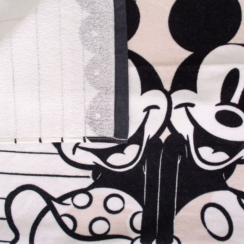 5792-Toallon-Mickey-Minnie-zoom