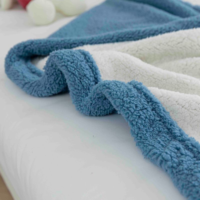 6161-Manta-Sherpa-STITCH_1.jpg