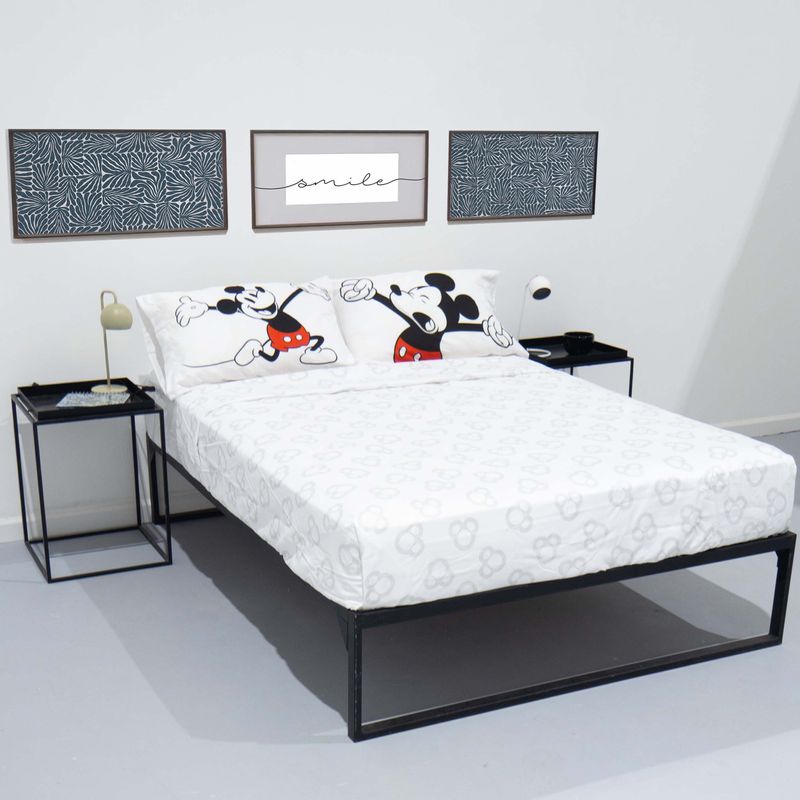 Mickey-w.-2pl_Q_K_1